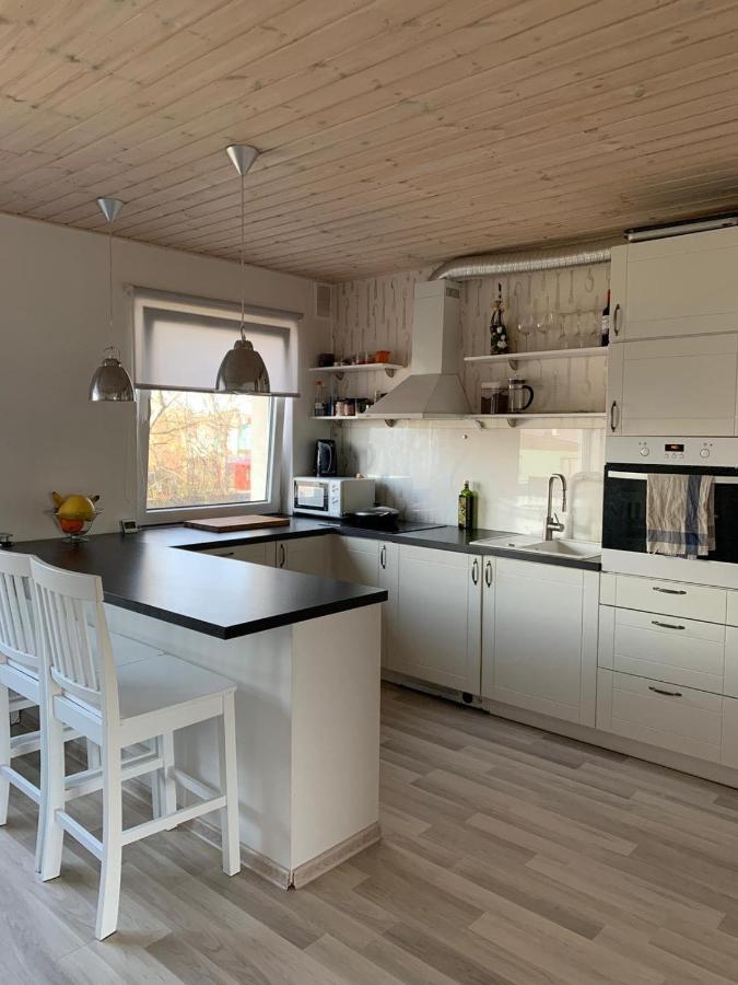 Modern Cozy 2 Bedroom Apartment Near City Center Pärnu Exterior foto
